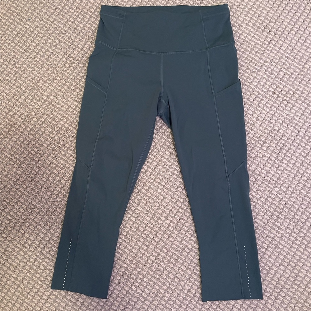 lululemon dark green crop leggings